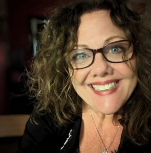 Meet your Posher, Denise